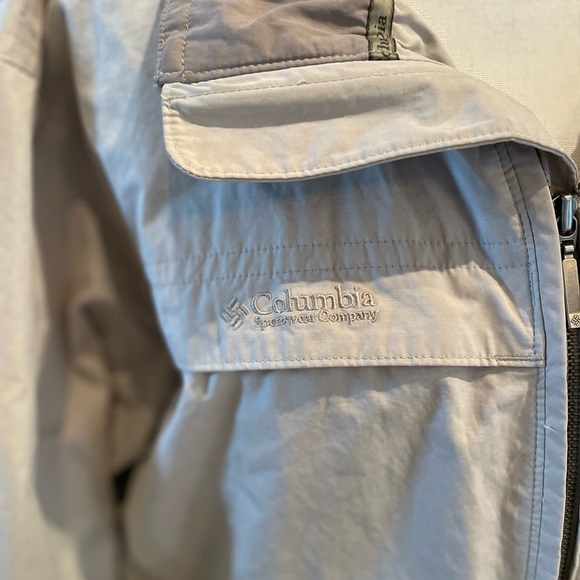 Men’s Columbia Jacket with Zip Closure and High Collar - Picture 2 of 6